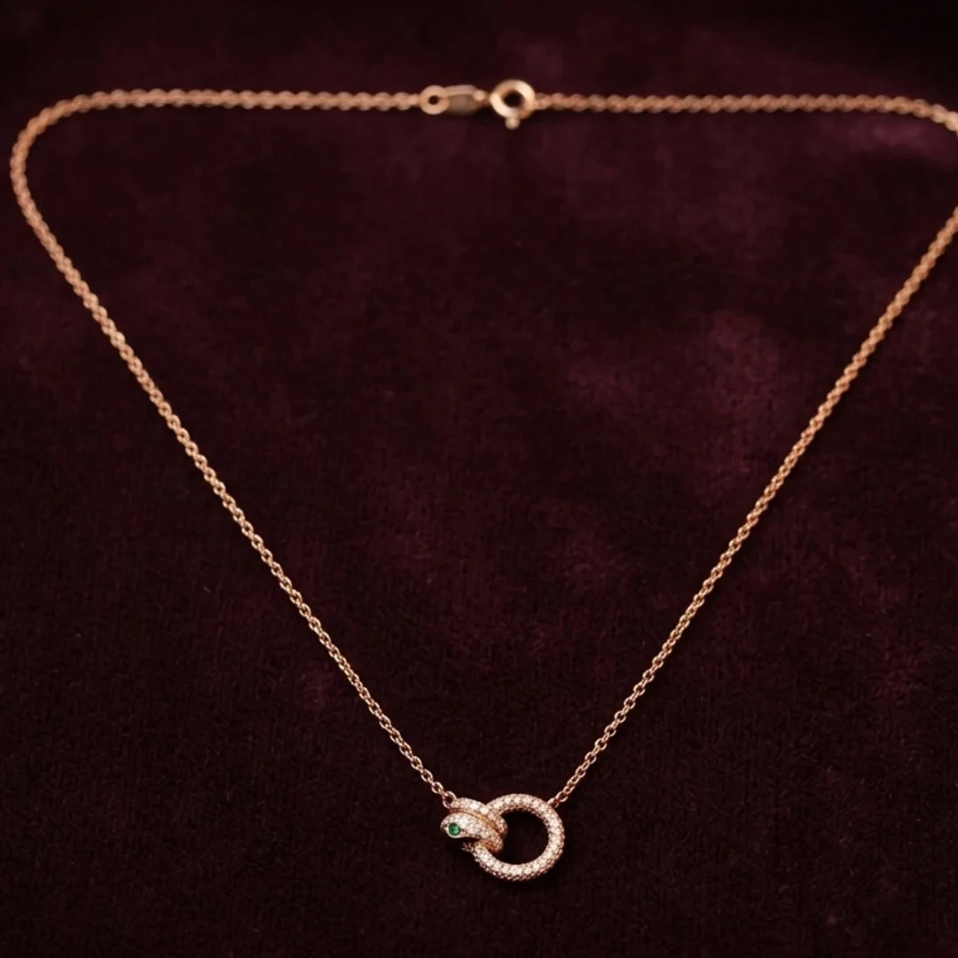 Serpentine Interlocking Chain