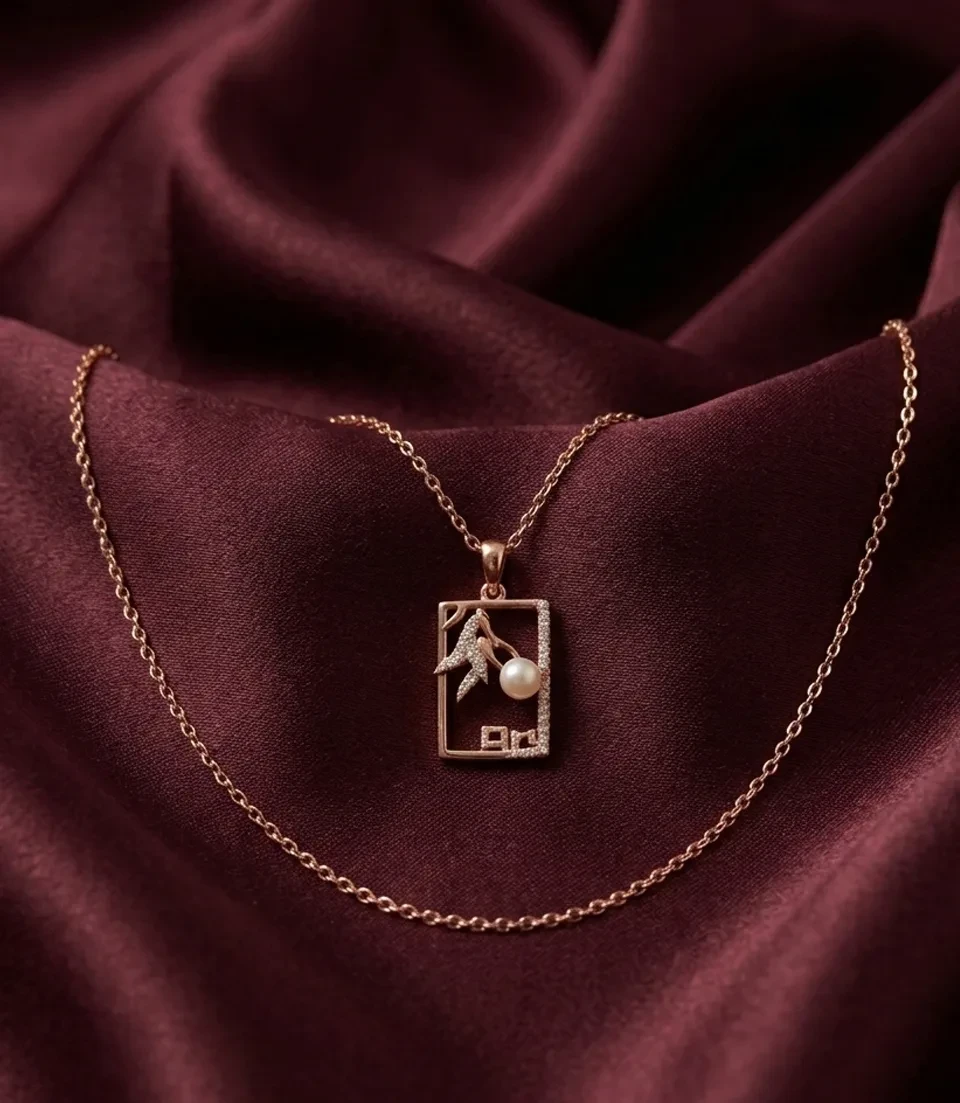 The Imperial Garden Pearl Frame Necklace