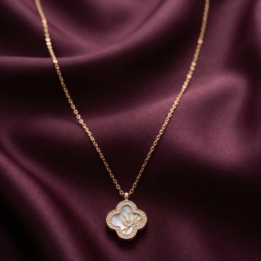 Clover Pendant Chain