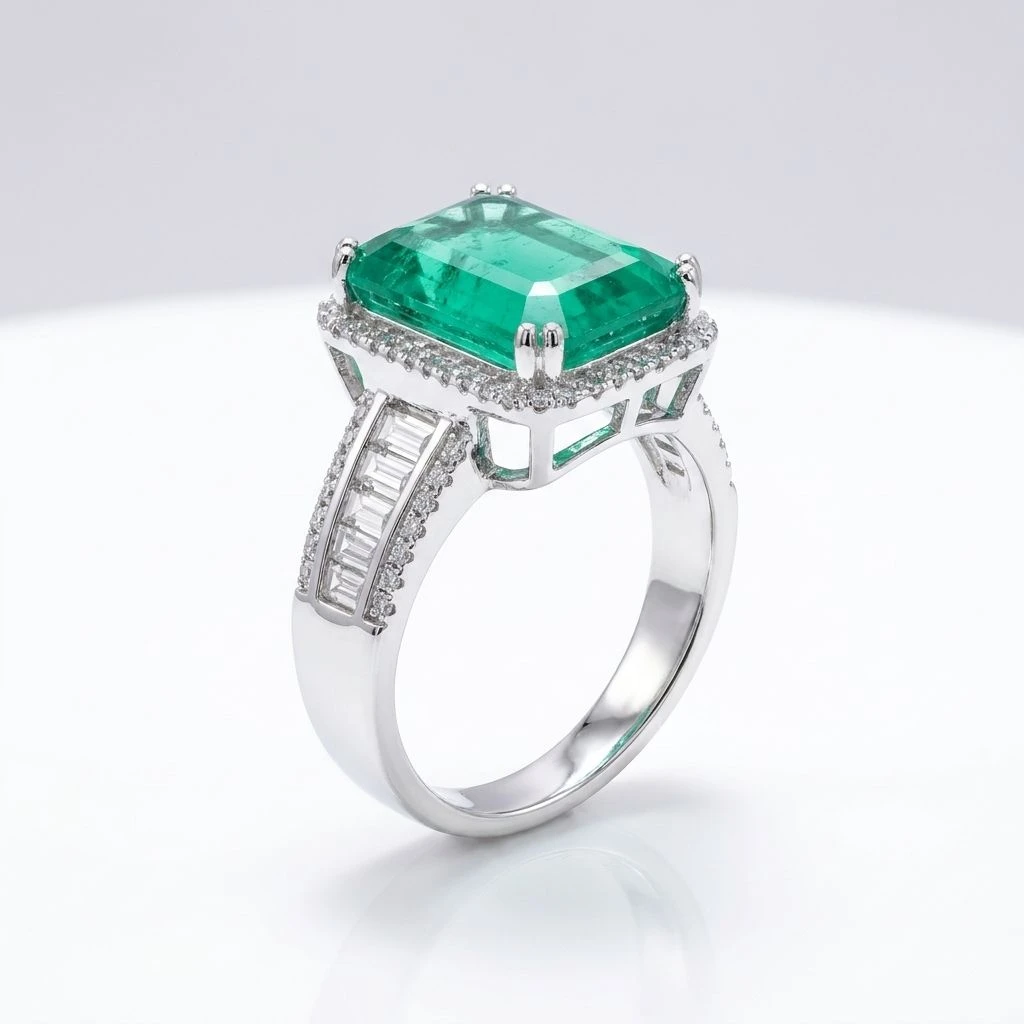 Emerald Halo Radiance Ring